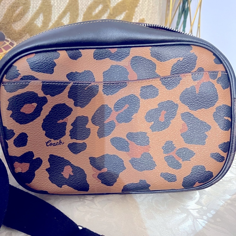 Like new Coach Leopard Print Crossbody Bag - Picture 4 of 5